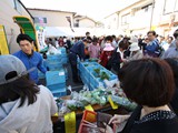 大人気の産直野菜の販売