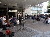 永福町駅前広場で洗足学園音楽大学スチールドラム演奏